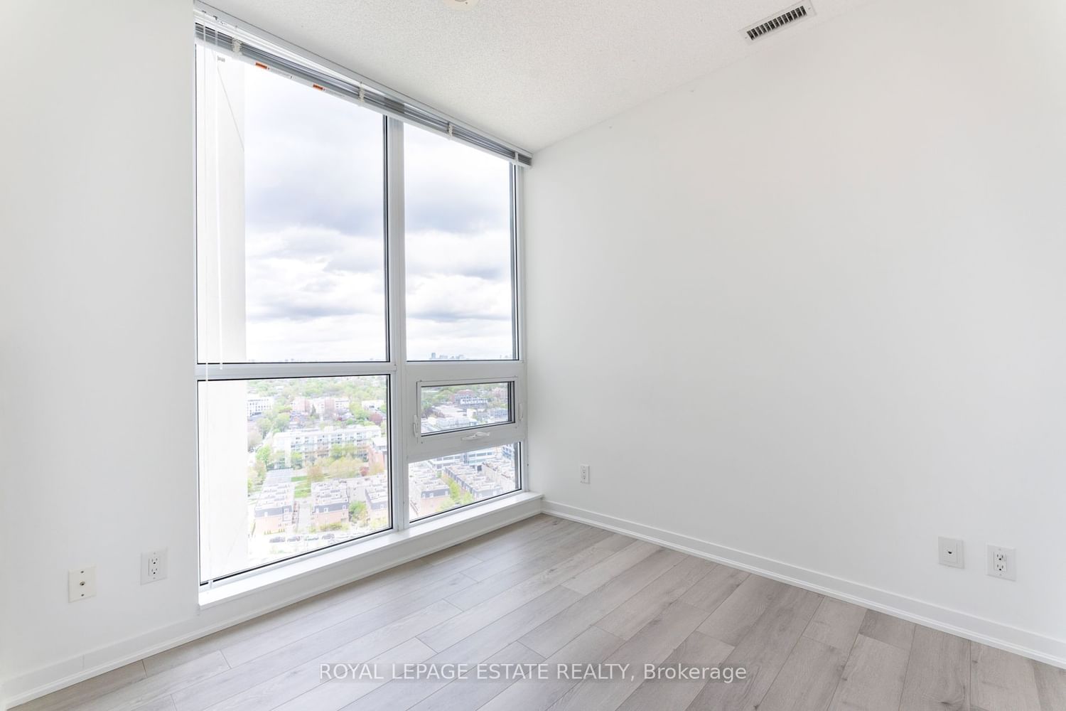 51 East Liberty St, unit 2405 for sale - image #22