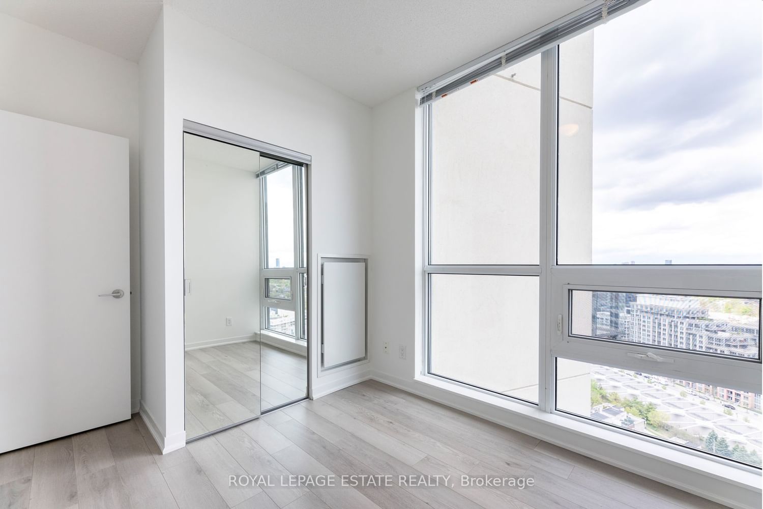 51 East Liberty St, unit 2405 for sale - image #23