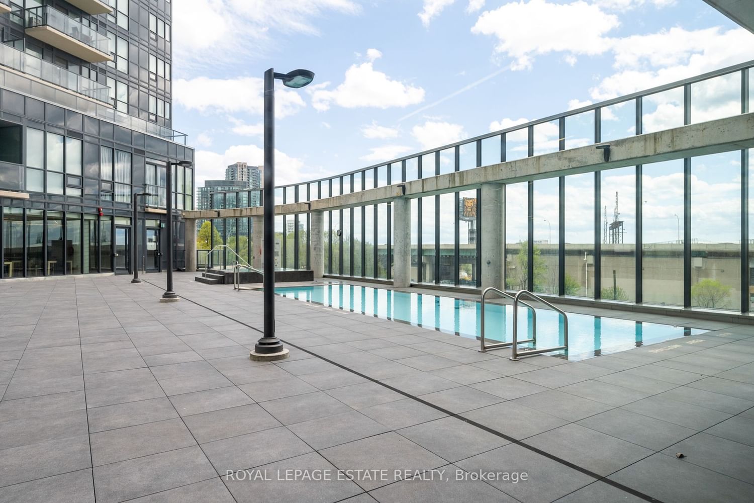 51 East Liberty St, unit 2405 for sale - image #31