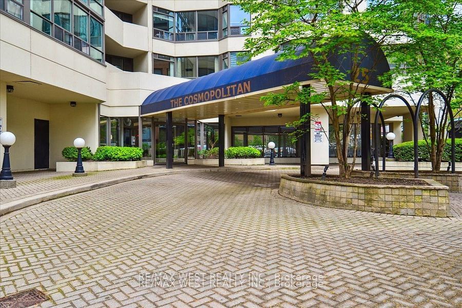 25 Maitland St, unit 502 for sale - image #2