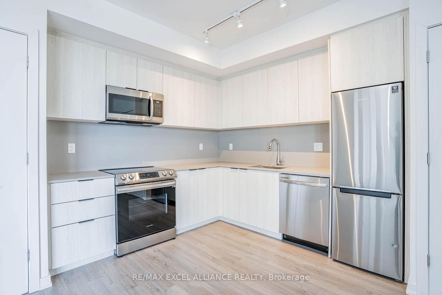 50 Power St, unit 903 for sale - image #13