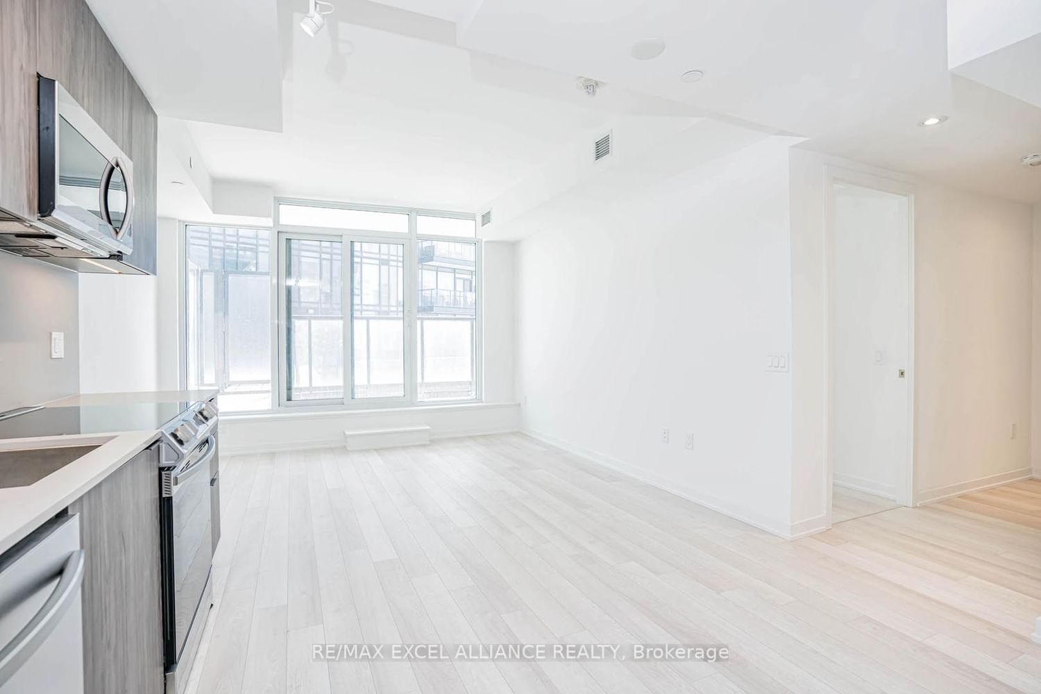 50 Power St, unit 1604 for sale - image #7