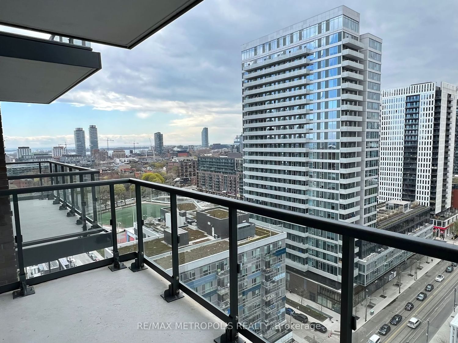 130 River St, unit 1604 for sale - image #10