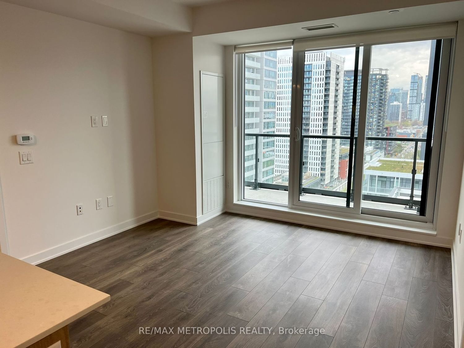 130 River St, unit 1604 for sale - image #5