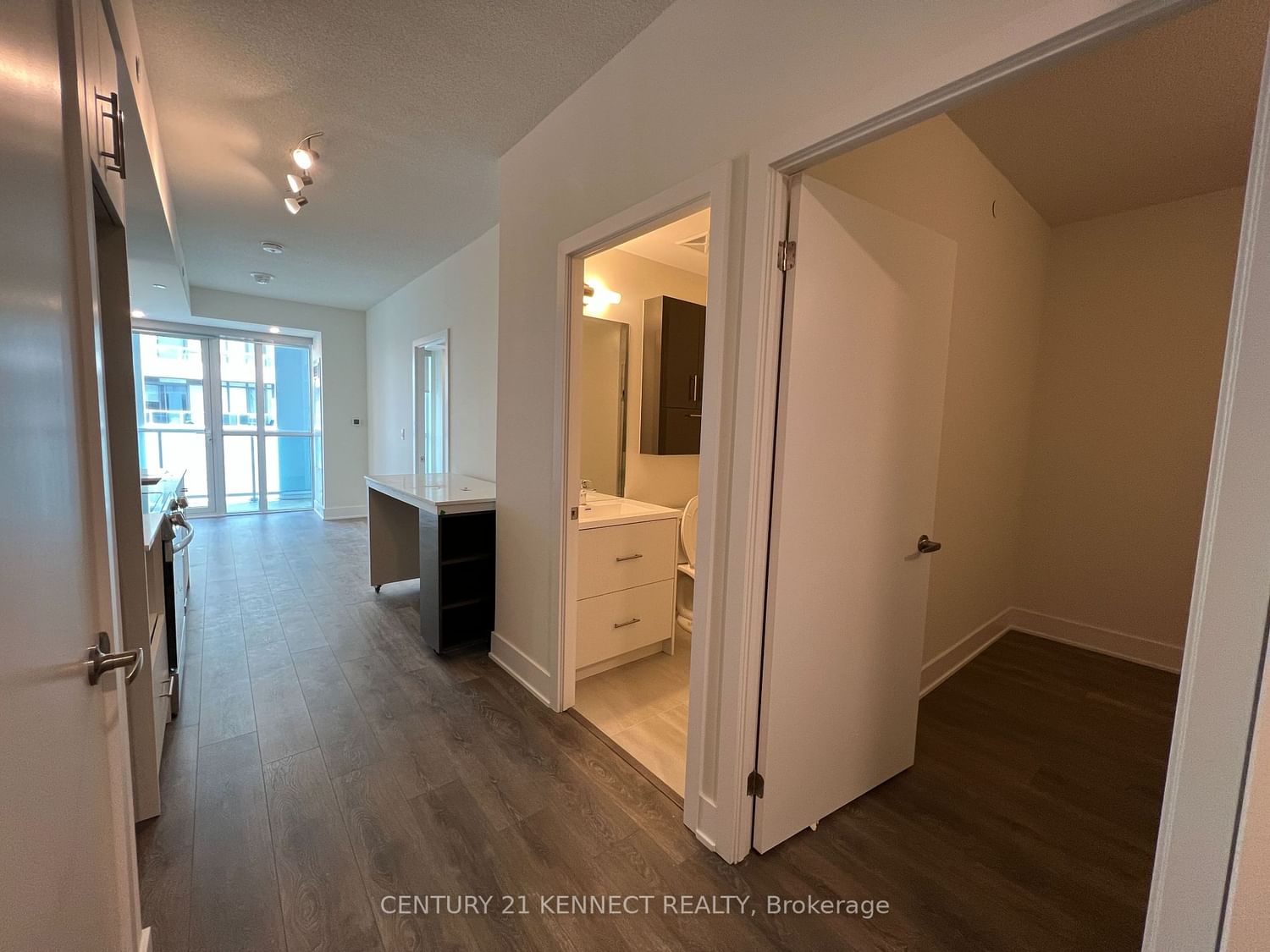 188 Fairview Mall Dr, unit 1516 for rent - image #2