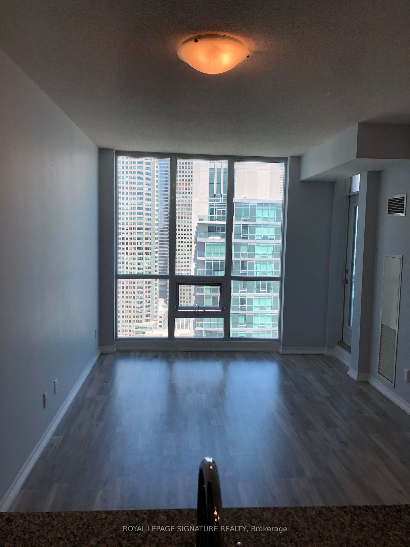 16 Yonge St, unit 3703 for rent - image #2