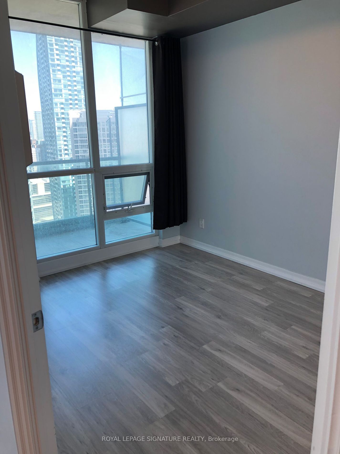 16 Yonge St, unit 3703 for rent - image #7