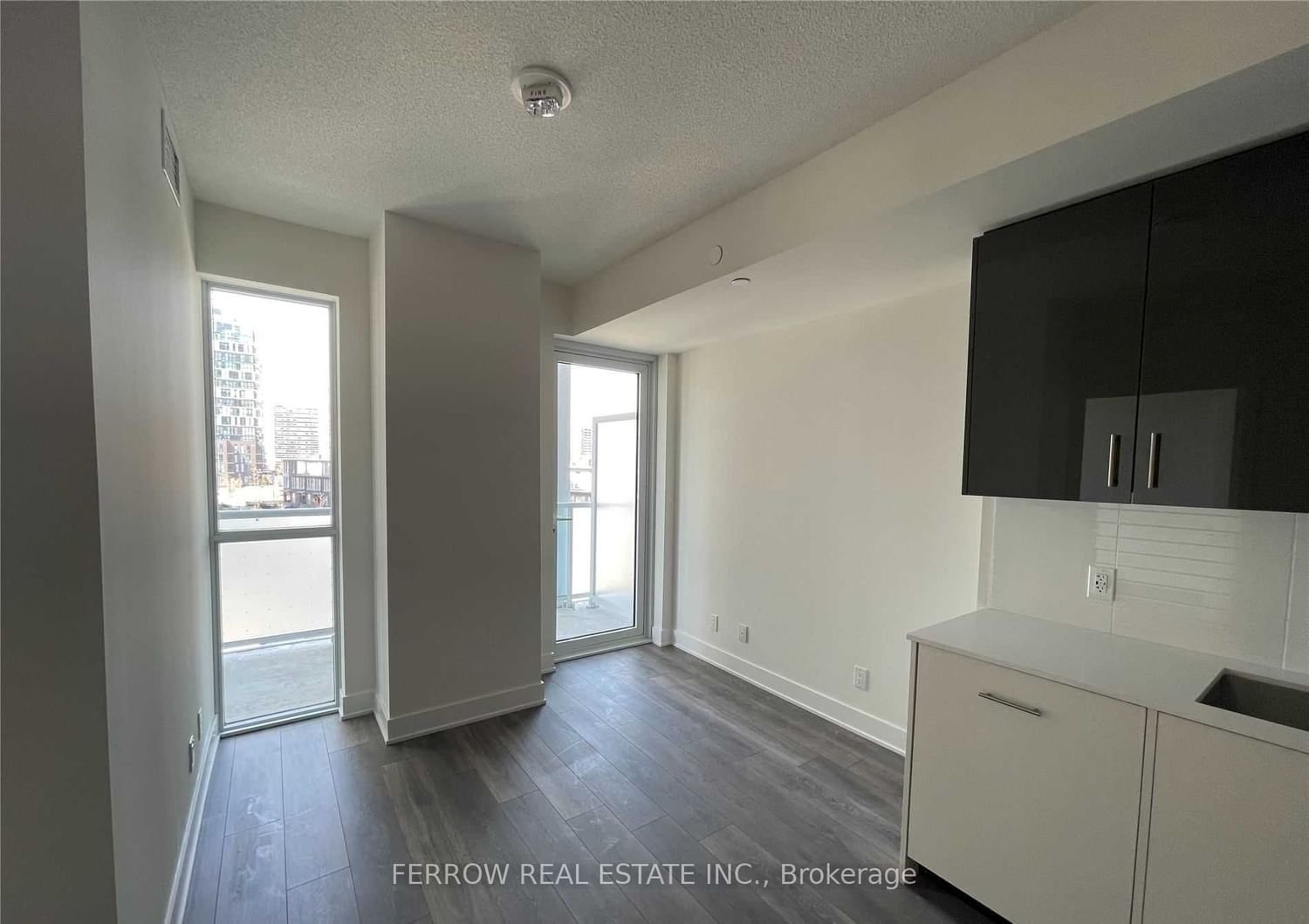 188 Fairview Mall Dr, unit 303 for rent - image #5