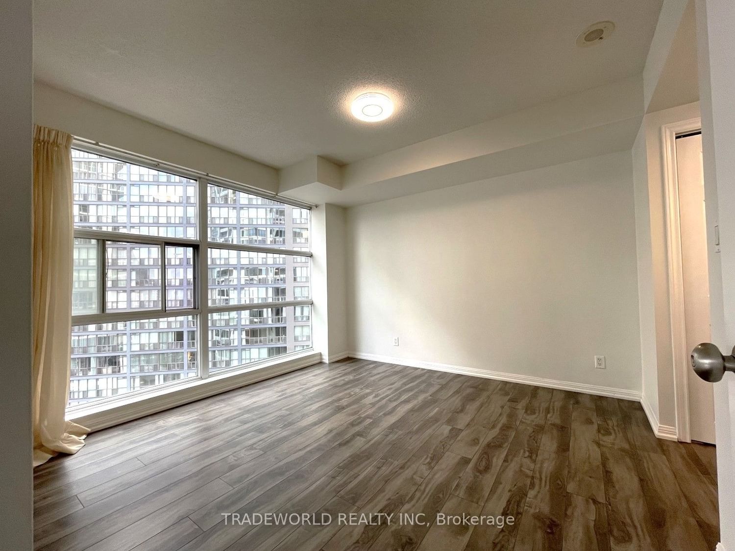 11 St Joseph St, unit 1612 for sale - image #8