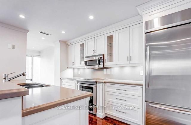 30 Wellington St E, unit 2202 for sale