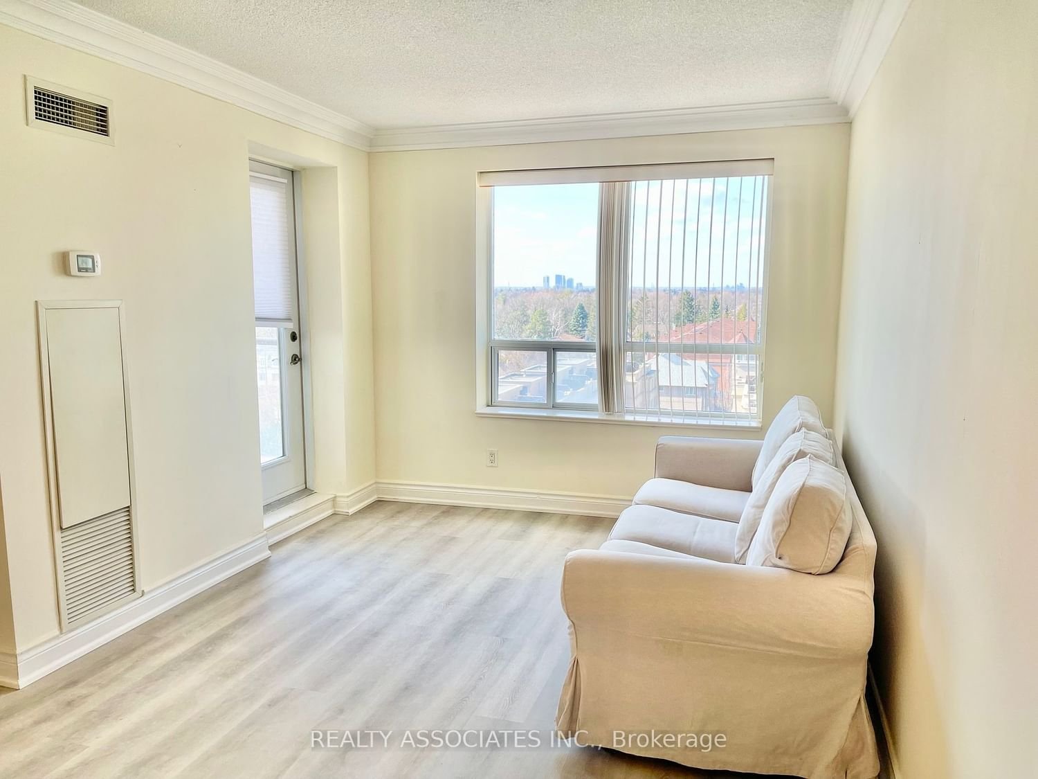 2 Clairtrell Rd, unit 1012 for rent - image #36