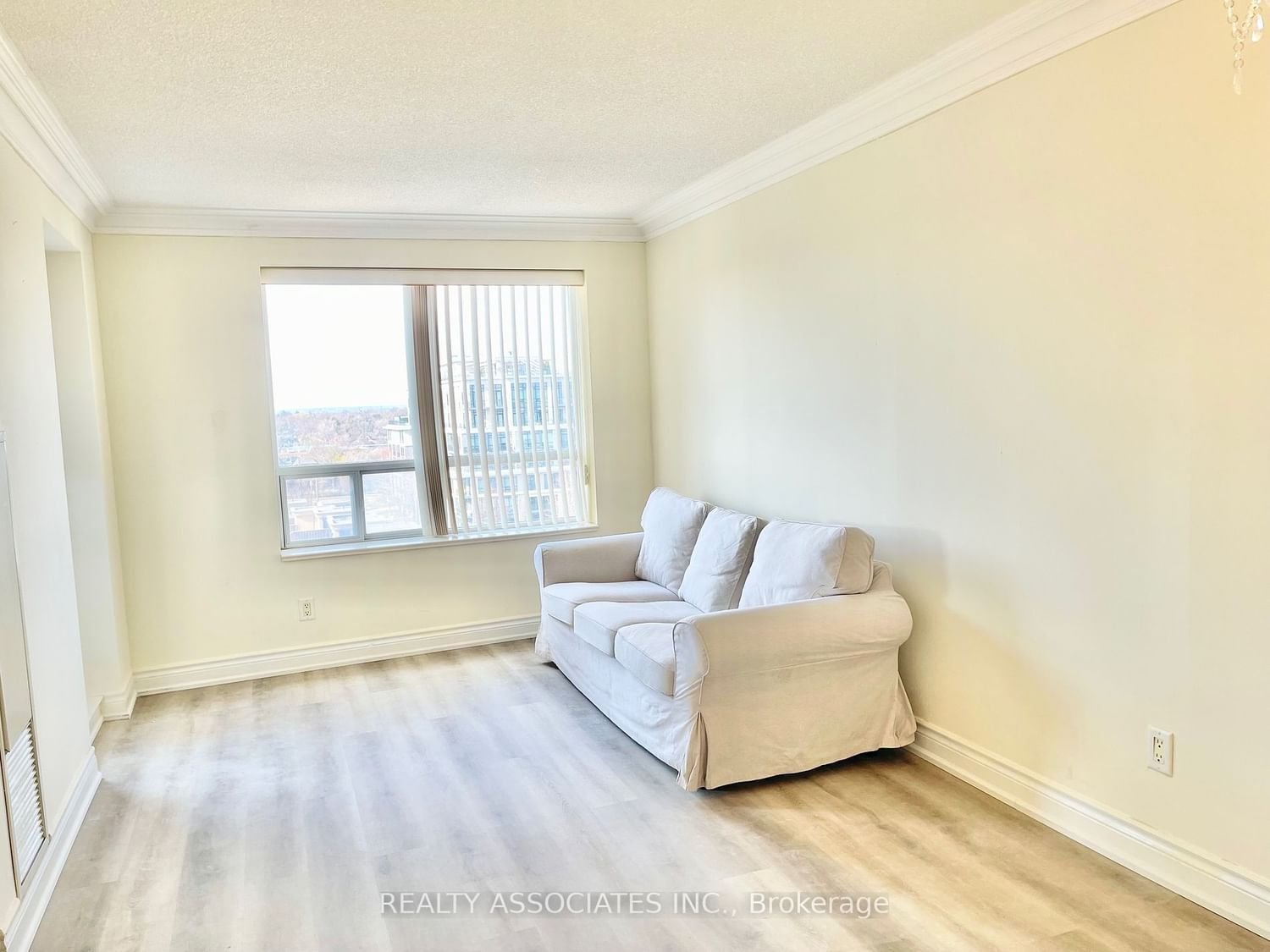 2 Clairtrell Rd, unit 1012 for rent - image #37