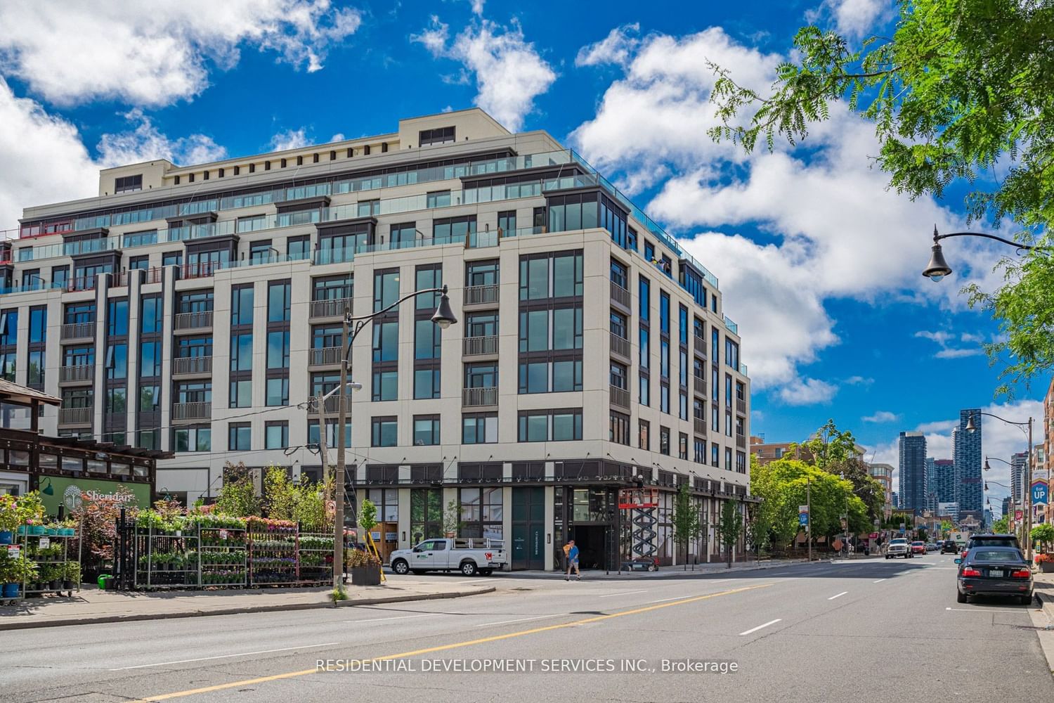 1 Strathgowan Ave, unit LPH 804 for sale - image #21