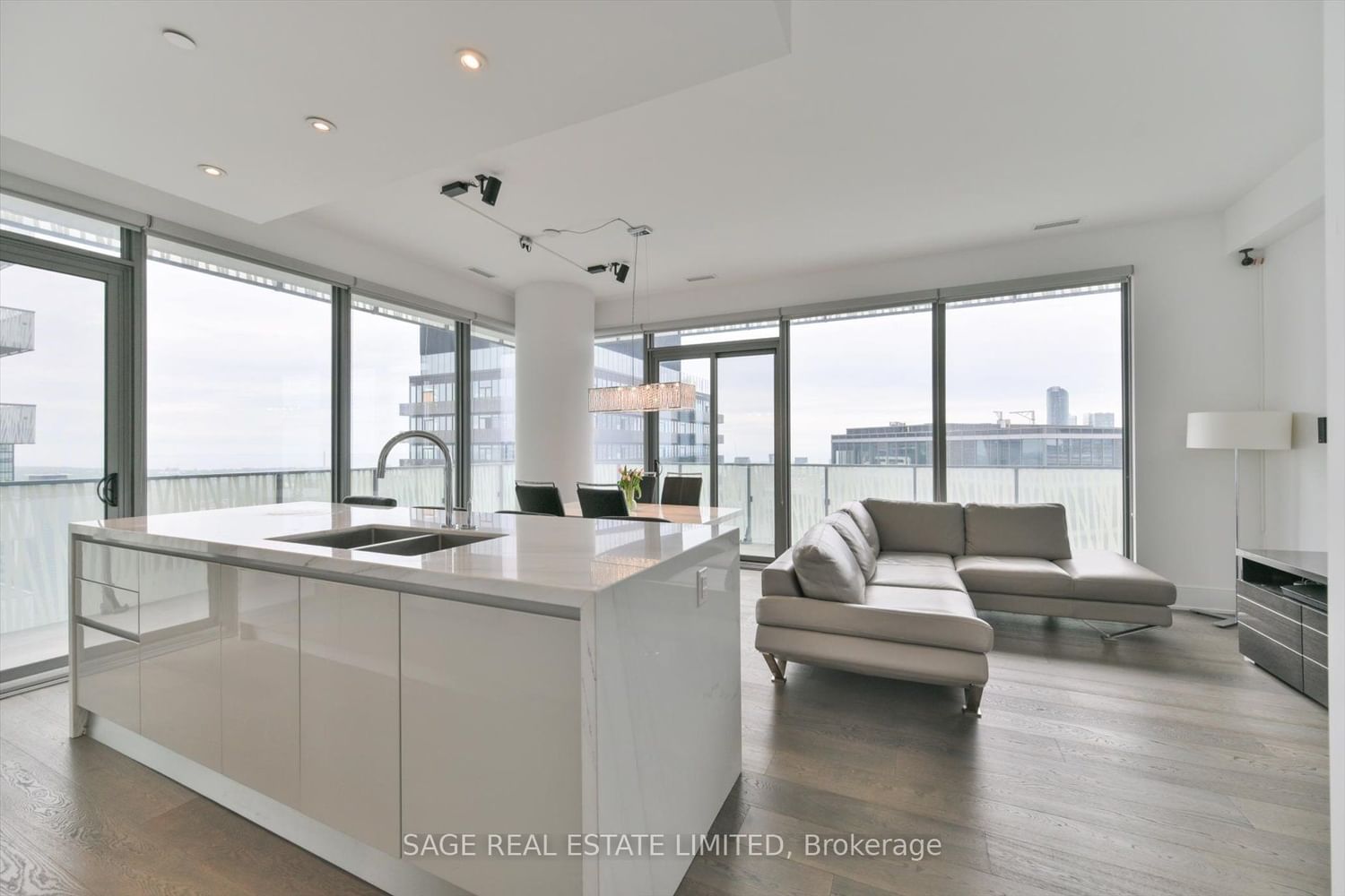 42 Charles St E, unit Lph4901 for sale - image #8