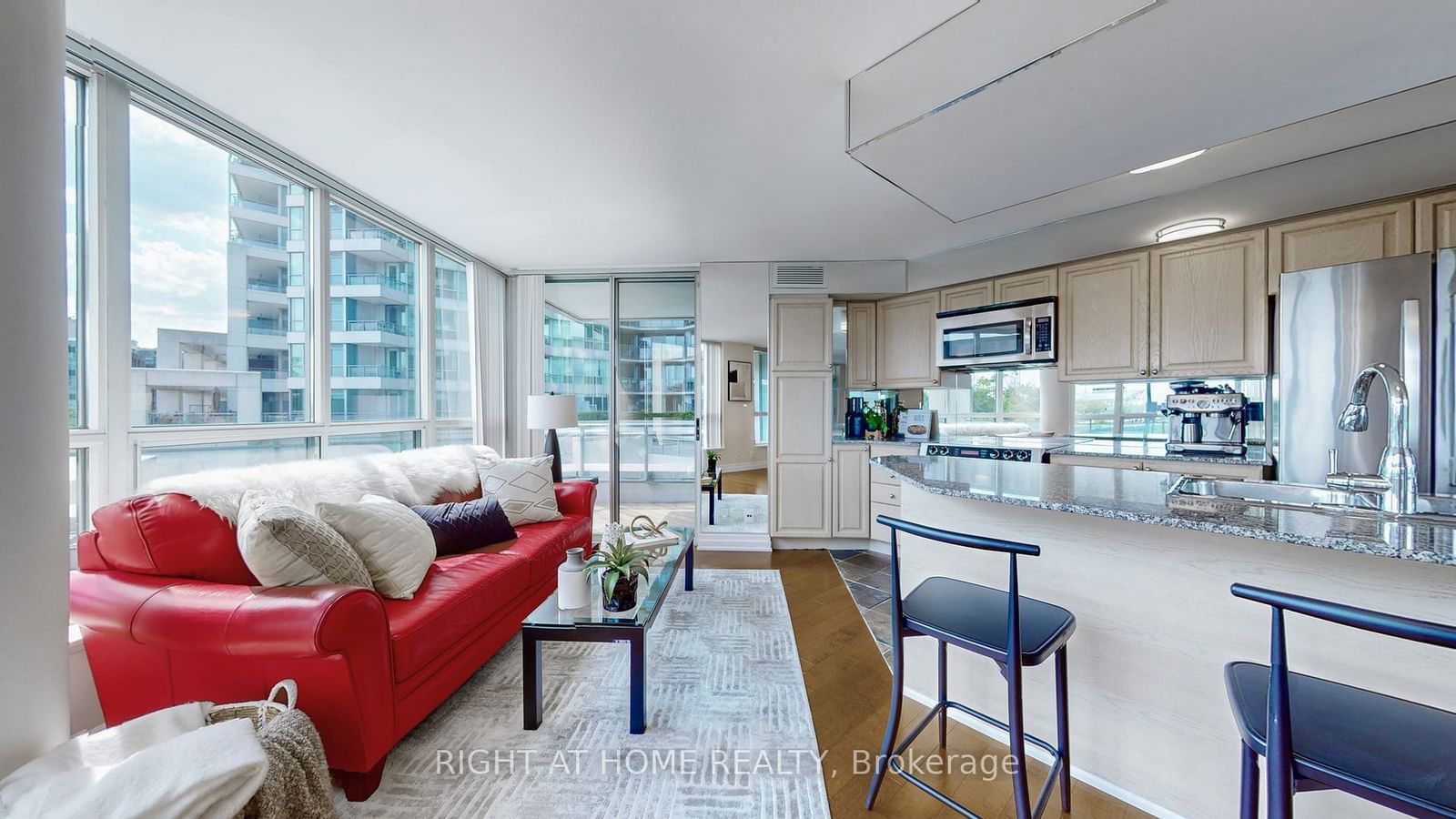 228 Queens Quay W, unit 209 for sale - image #10