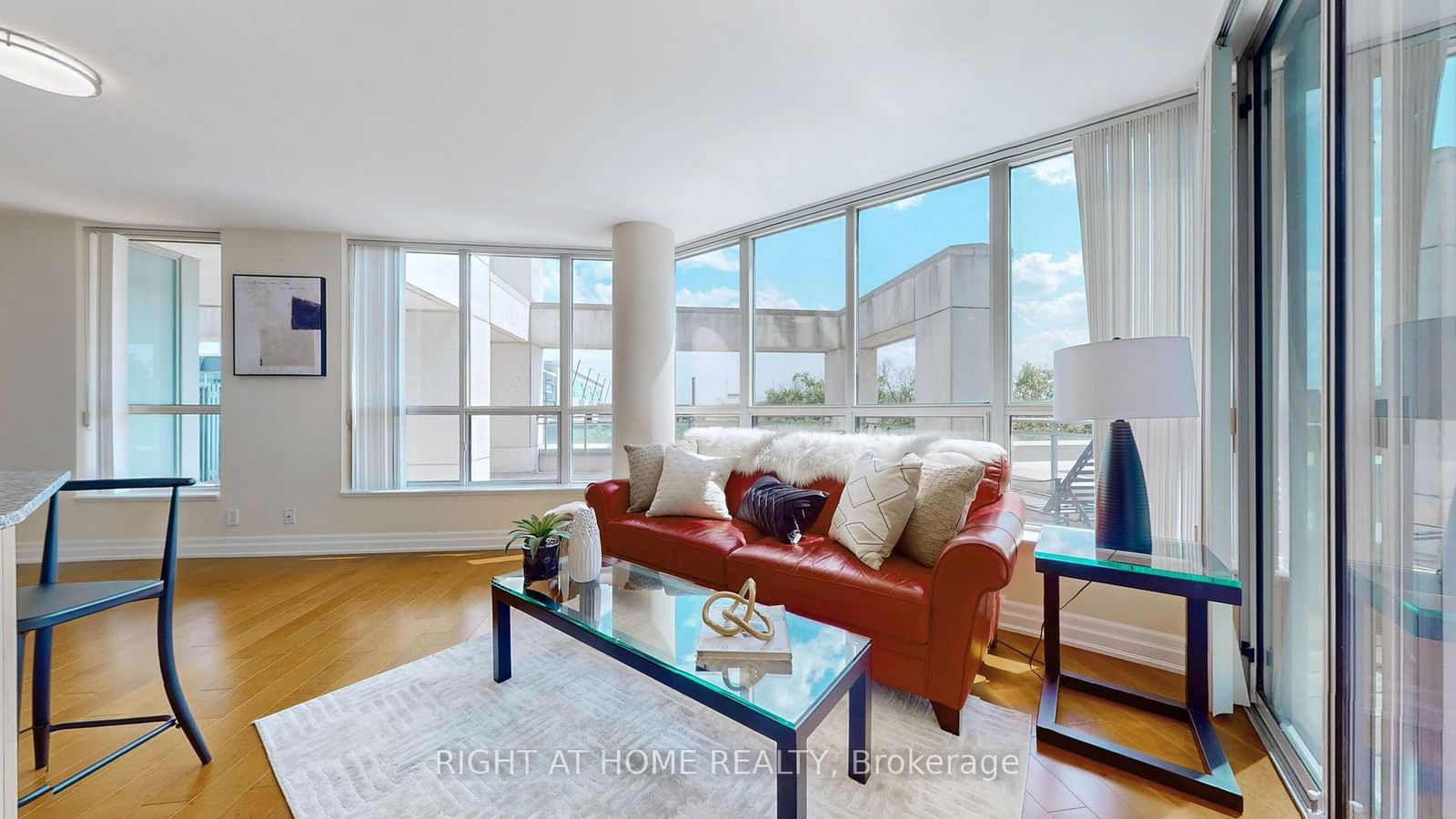 228 Queens Quay W, unit 209 for sale - image #11