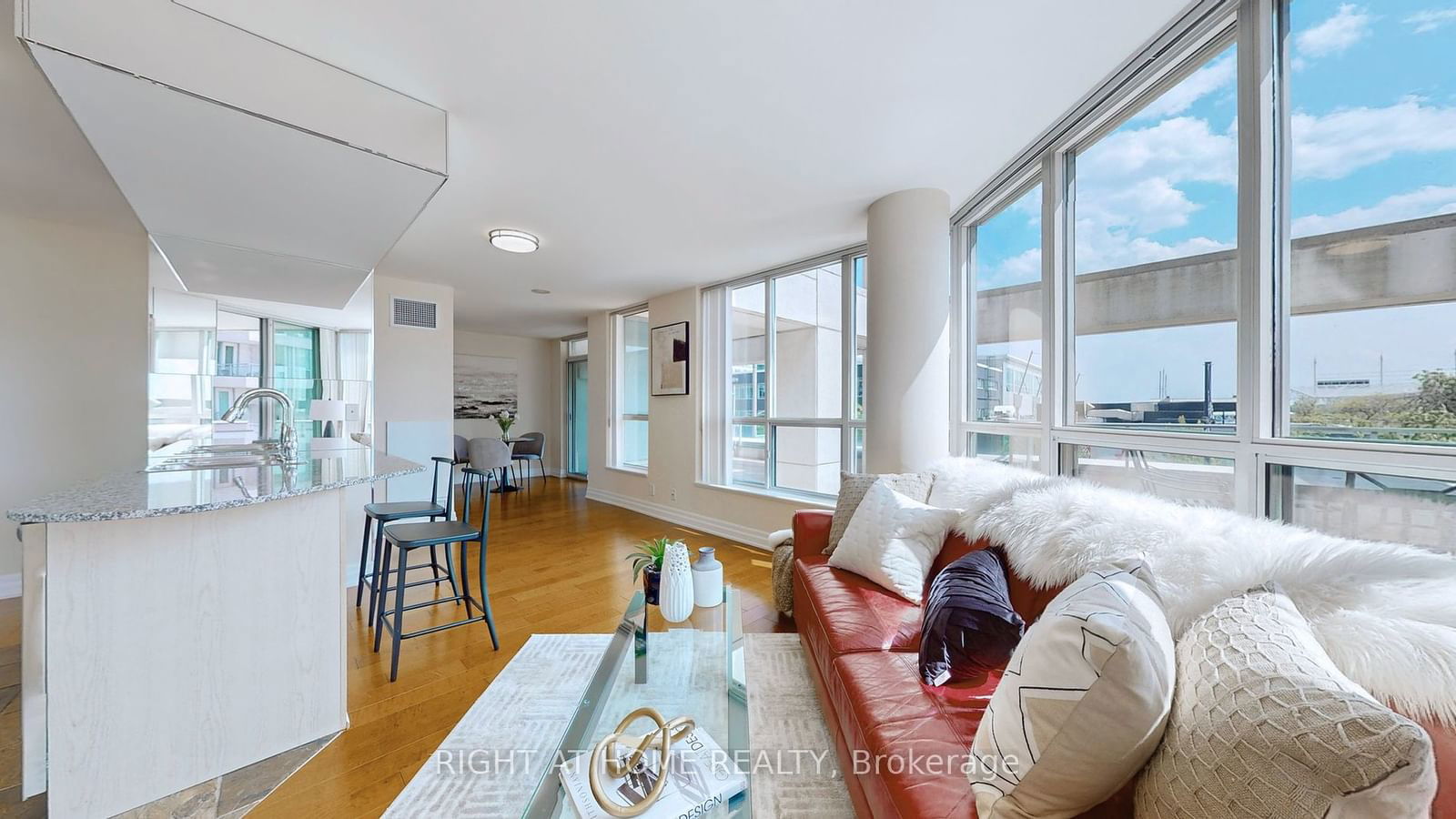 228 Queens Quay W, unit 209 for sale - image #12