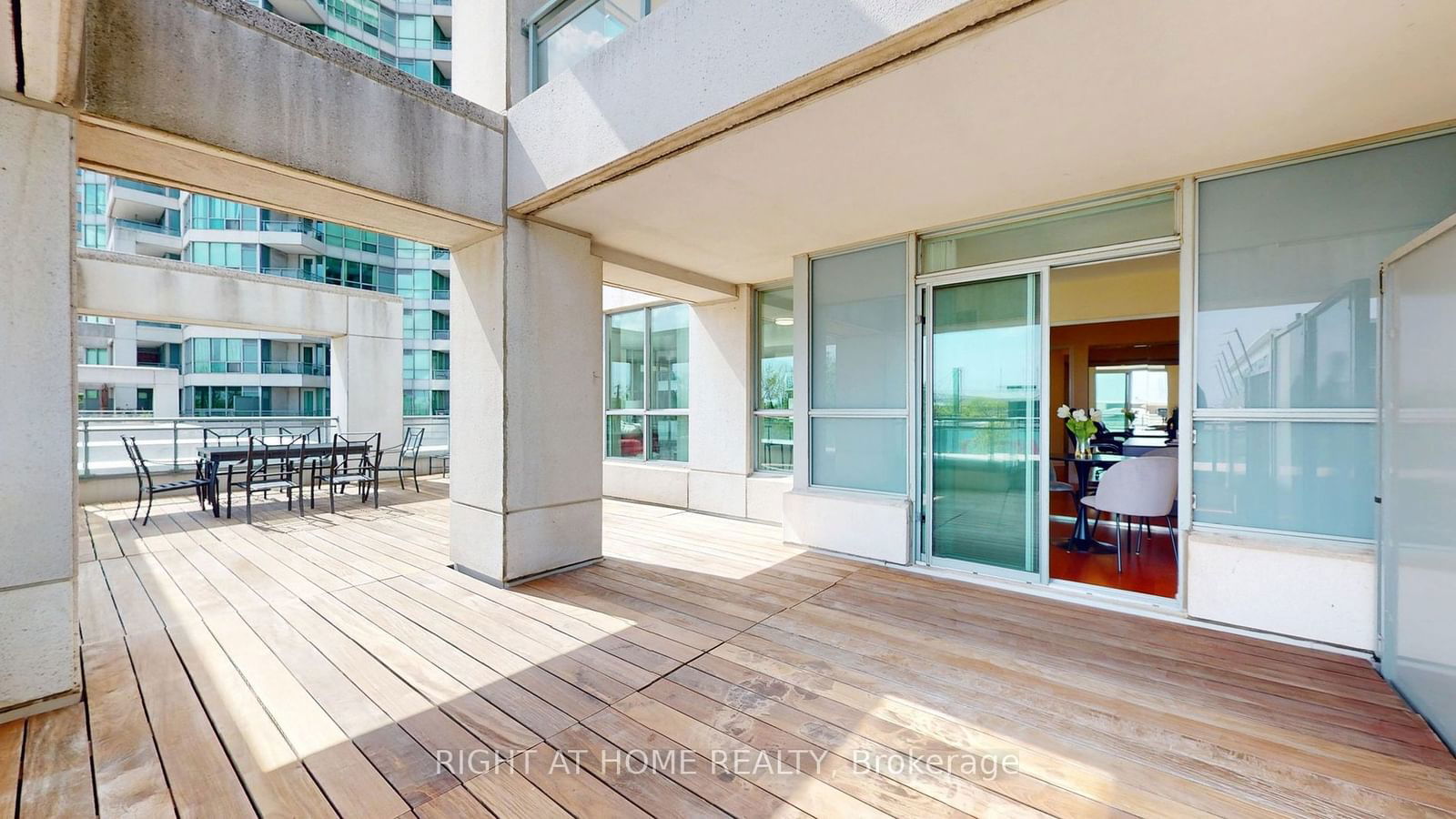 228 Queens Quay W, unit 209 for sale - image #21