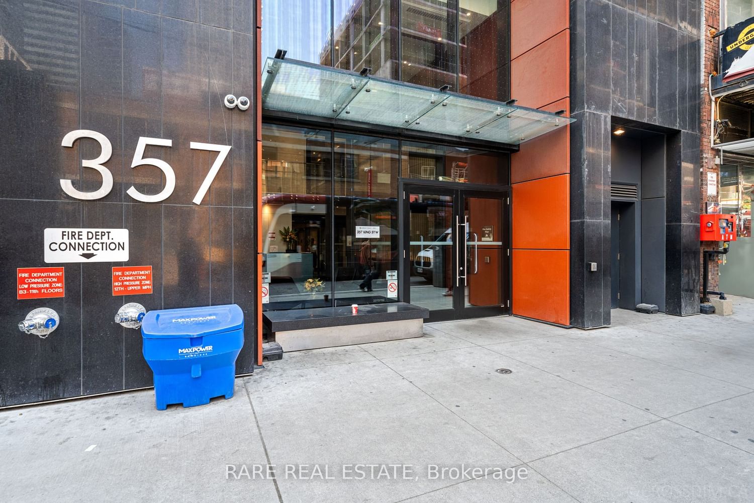 357 King St W, unit 1601 for sale - image #2