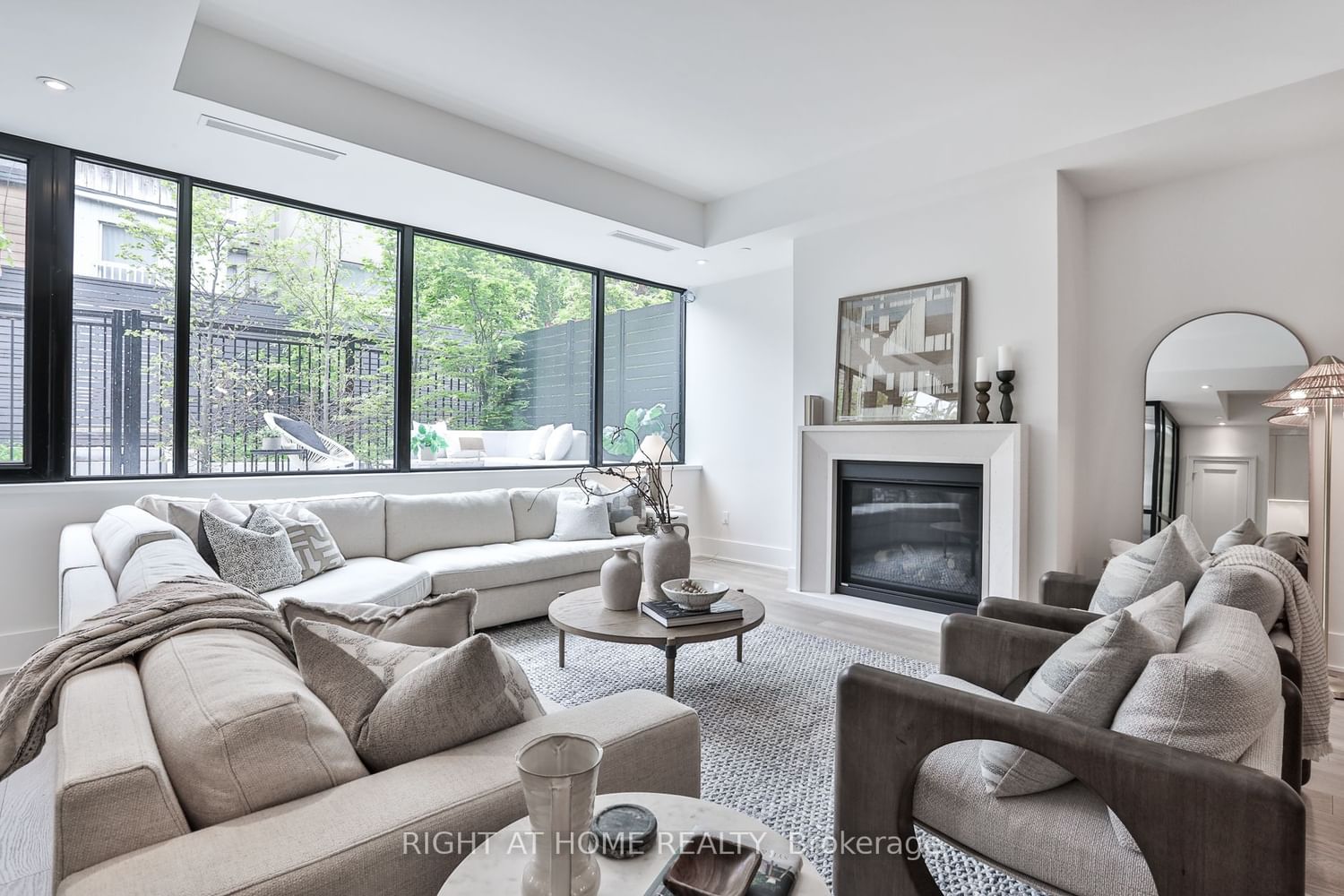 36 Birch Ave, unit 111 for sale - image #5