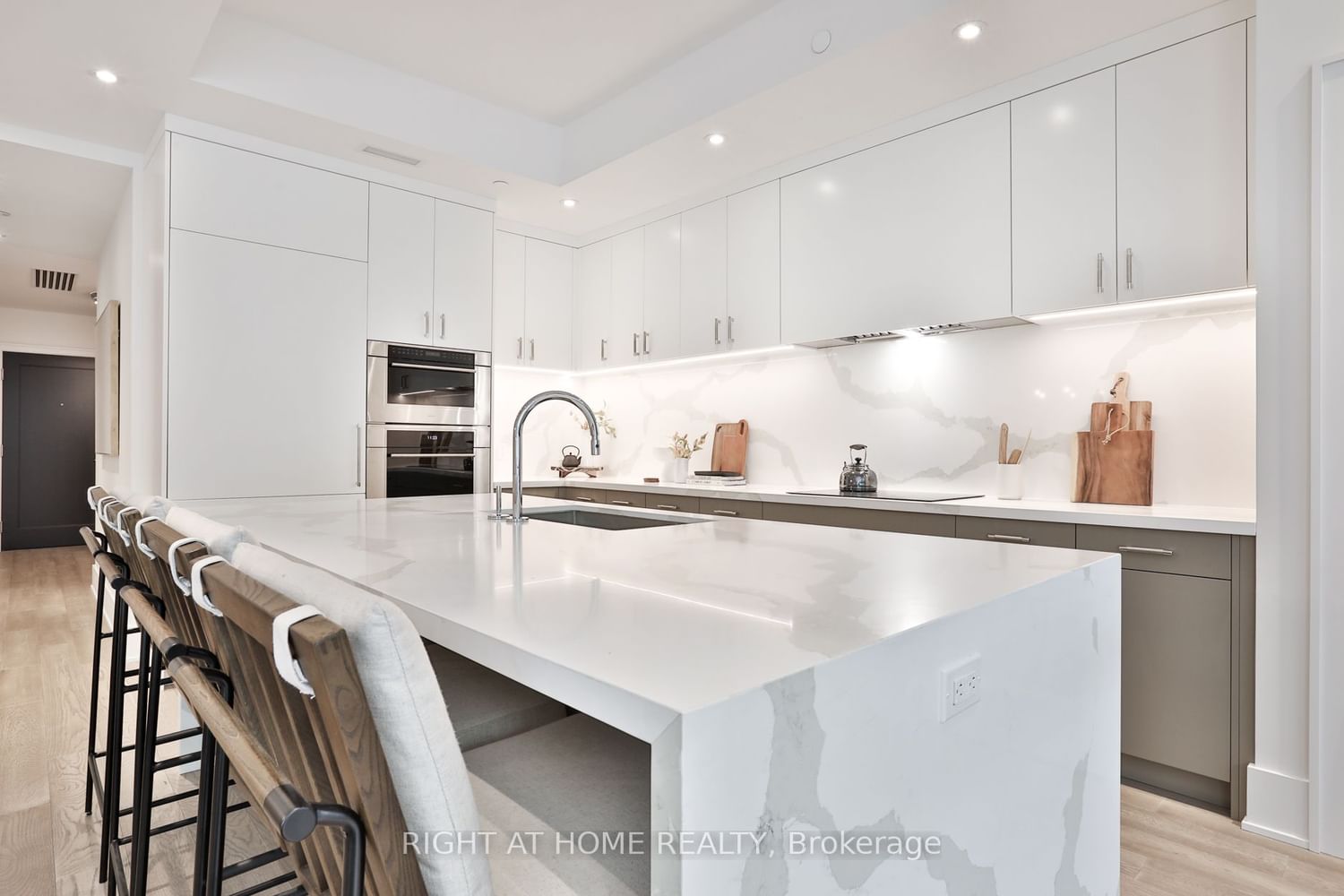 36 Birch Ave, unit 111 for sale - image #8