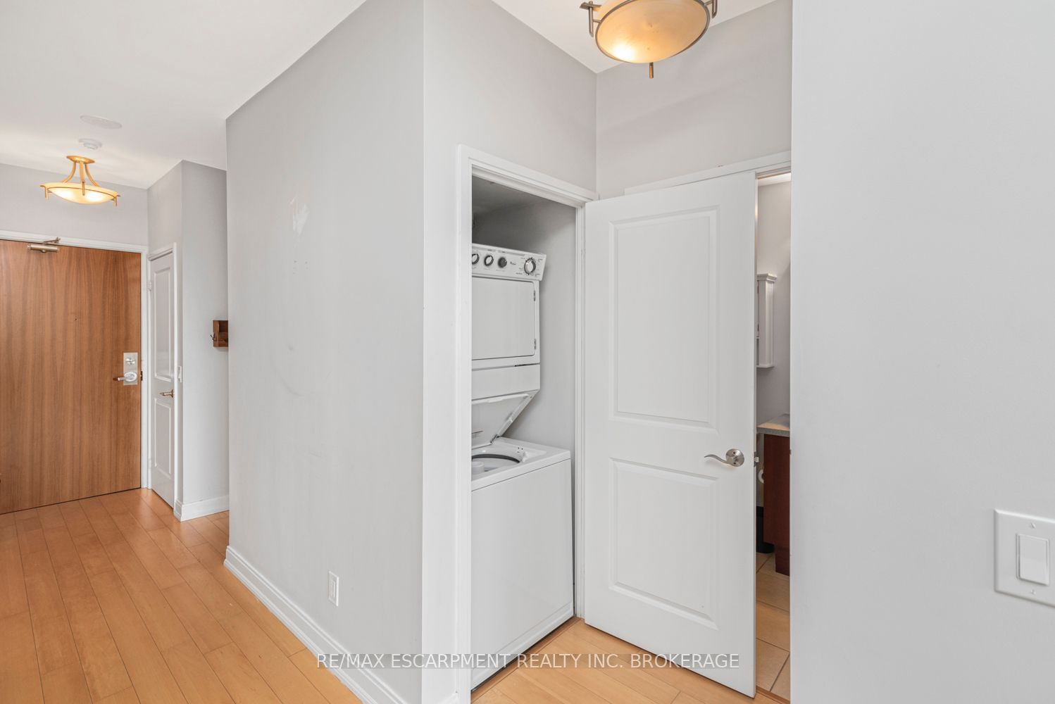 88 Broadway Ave, unit 304 for sale