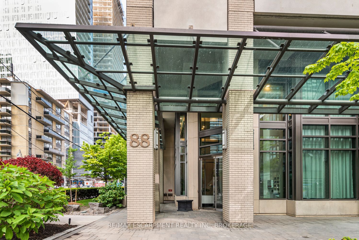 88 Broadway Ave, unit 304 for sale - image #3