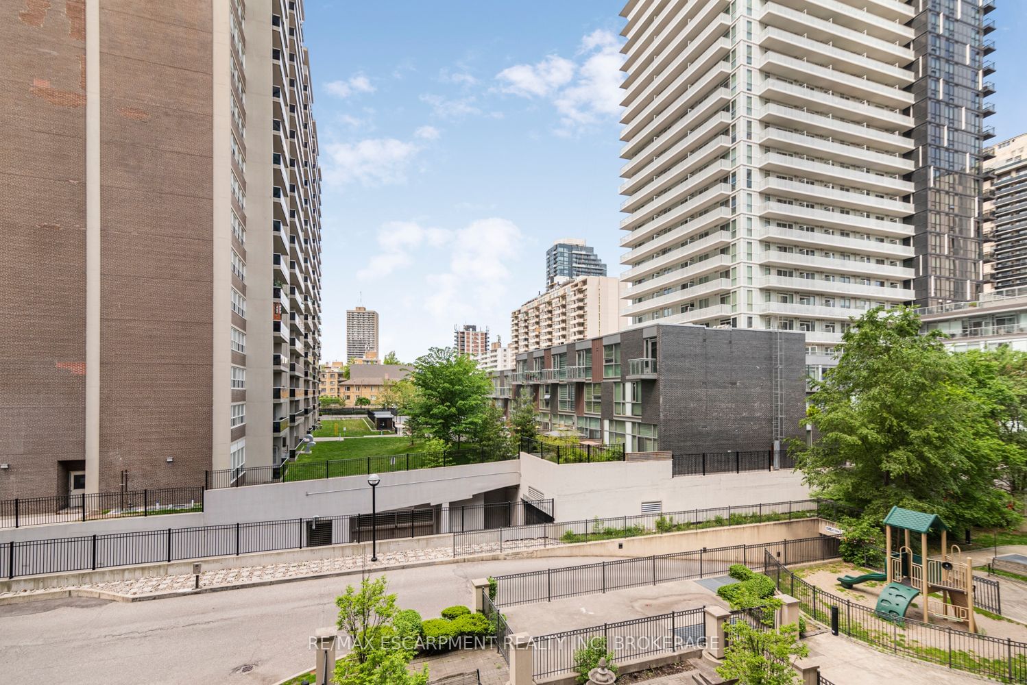 88 Broadway Ave, unit 304 for sale