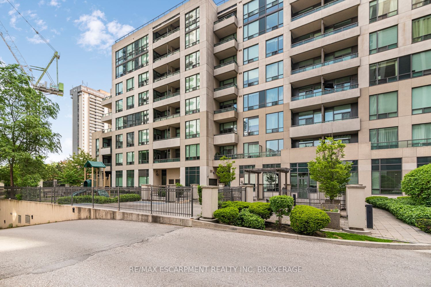 88 Broadway Ave, unit 304 for sale - image #35