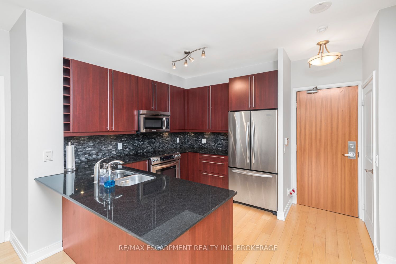 88 Broadway Ave, unit 304 for sale - image #6