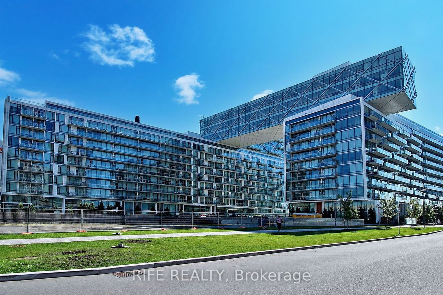 39 Queens Quay E, unit 1208 for sale - image #1