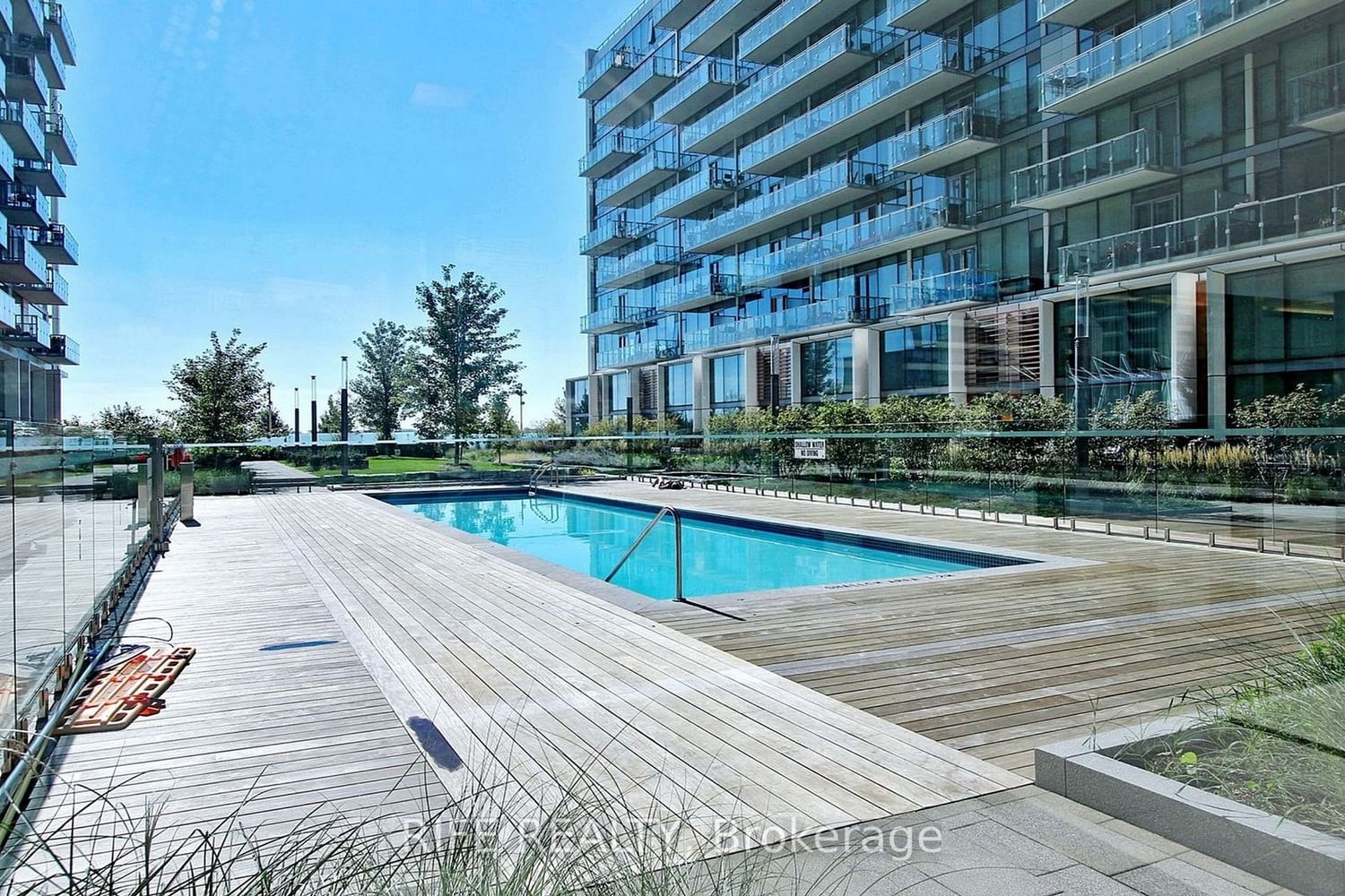 39 Queens Quay E, unit 1208 for sale