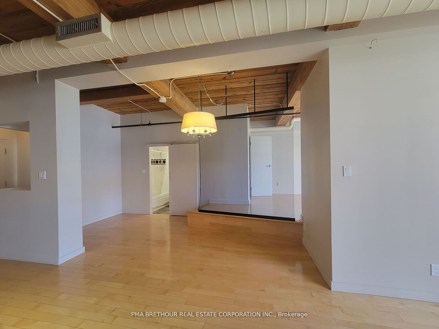 436 Wellington St W, unit 304 for rent