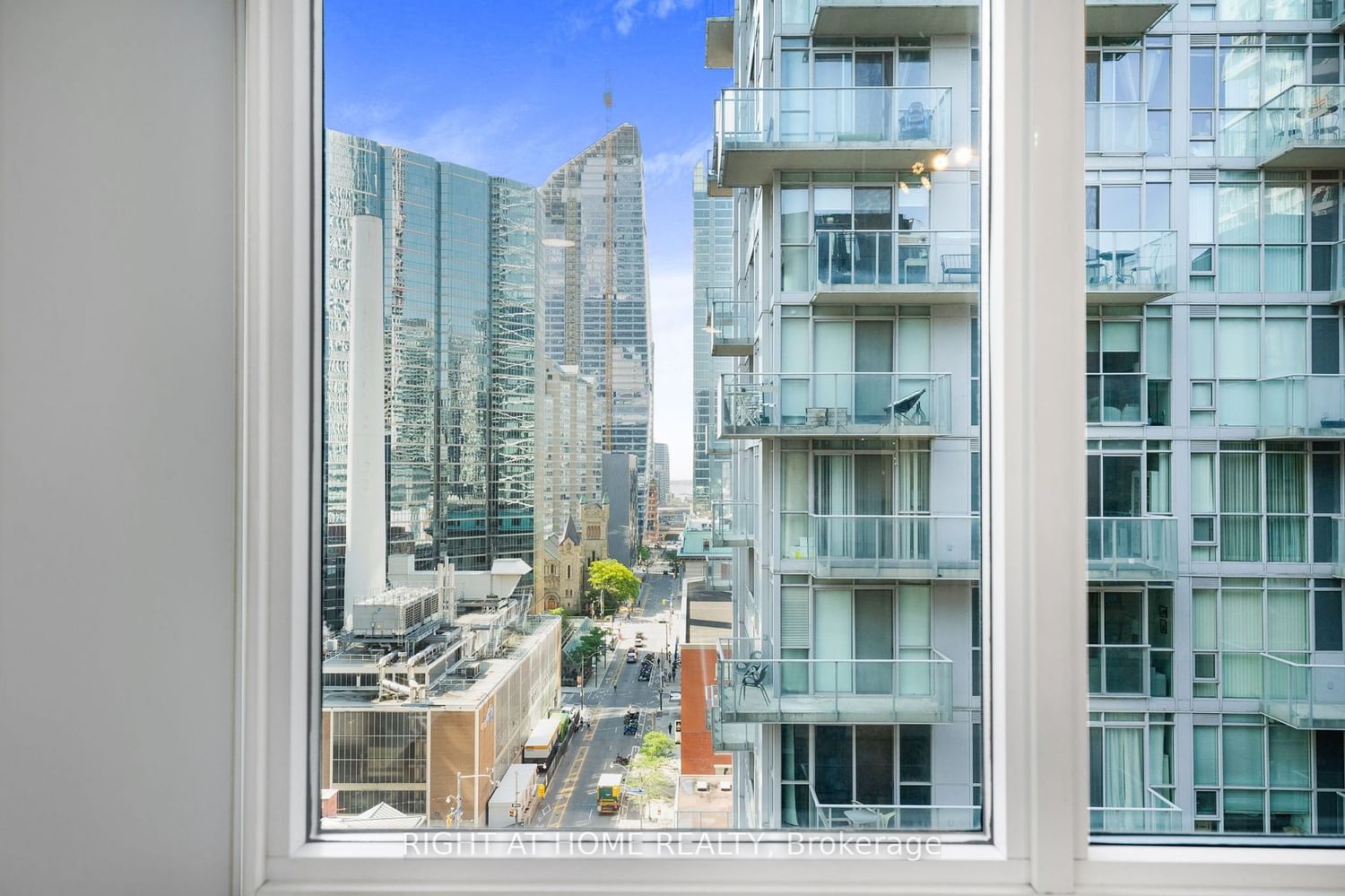 140 Simcoe St, unit 1415 for sale - image #6