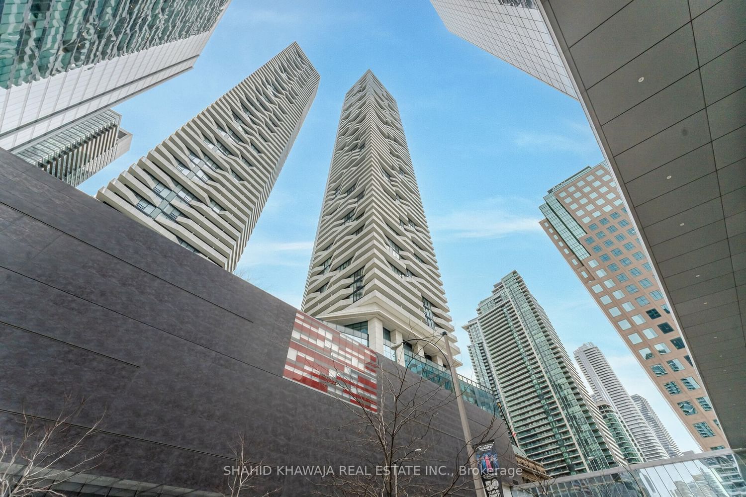 100 Harbour St, unit 4304 for sale - image #2