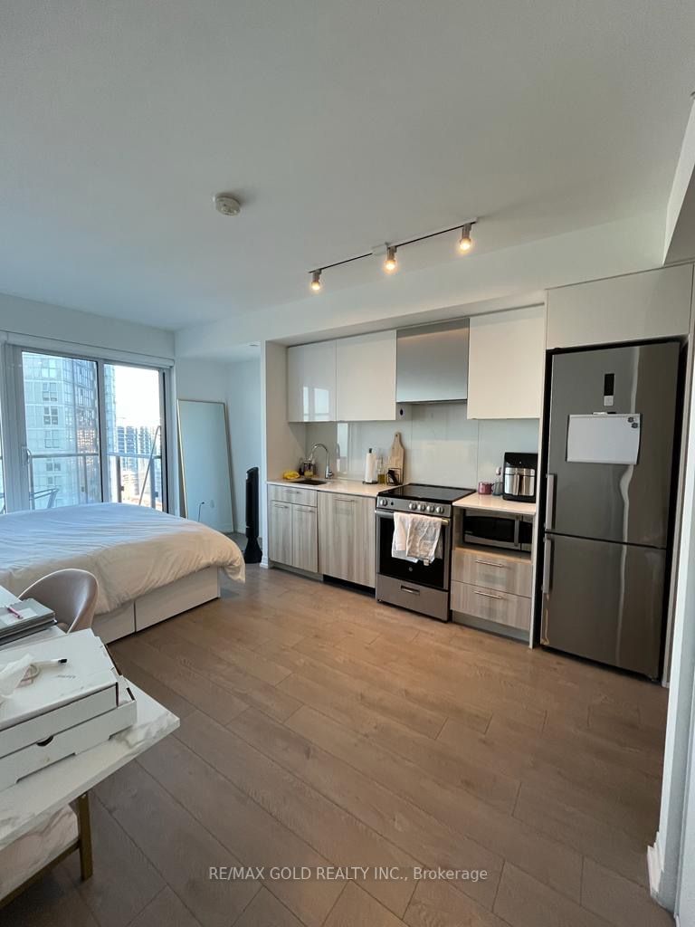 251 Jarvis St, unit 1415 for sale