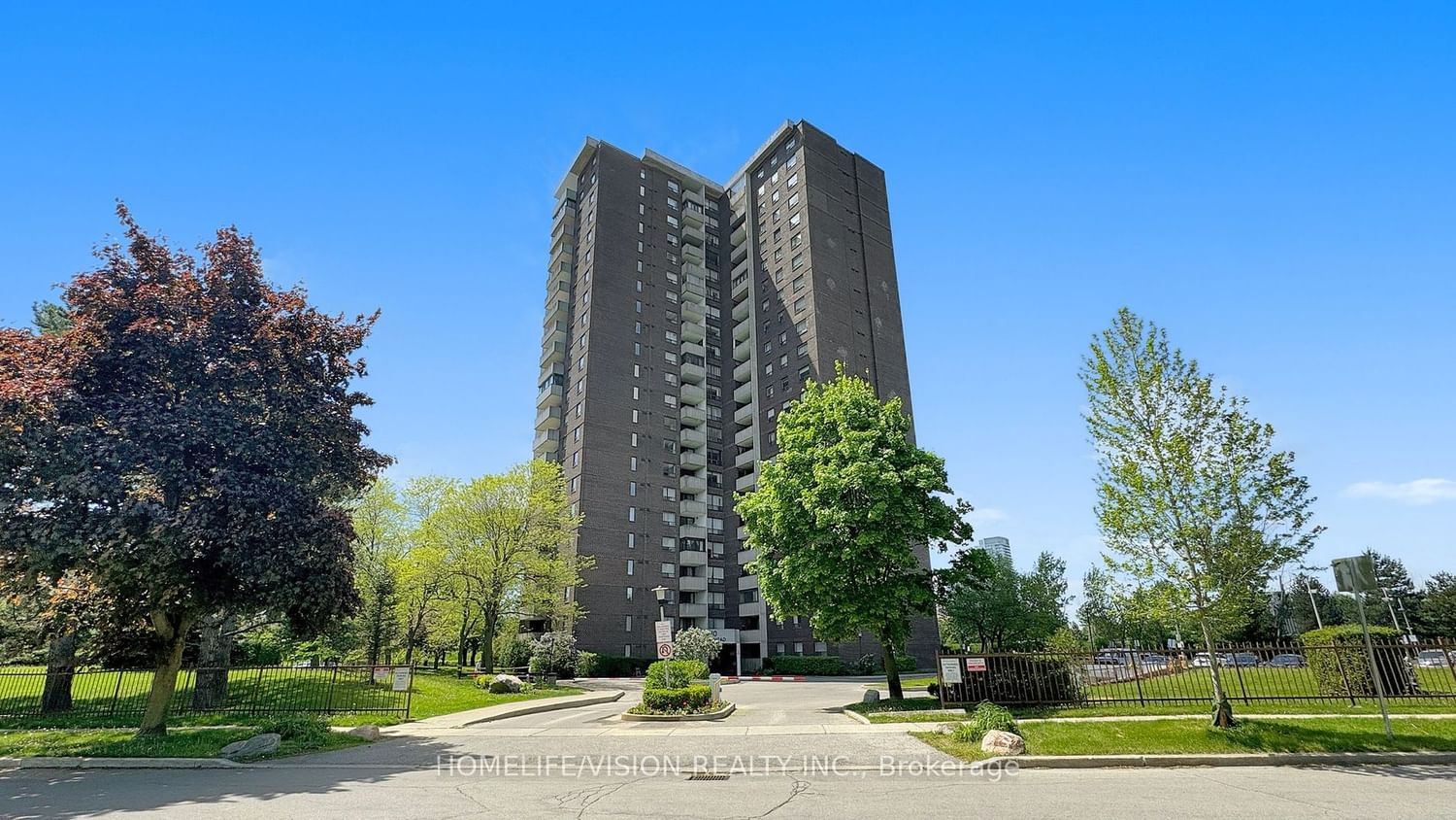 Crossroads Condos, North York, Toronto