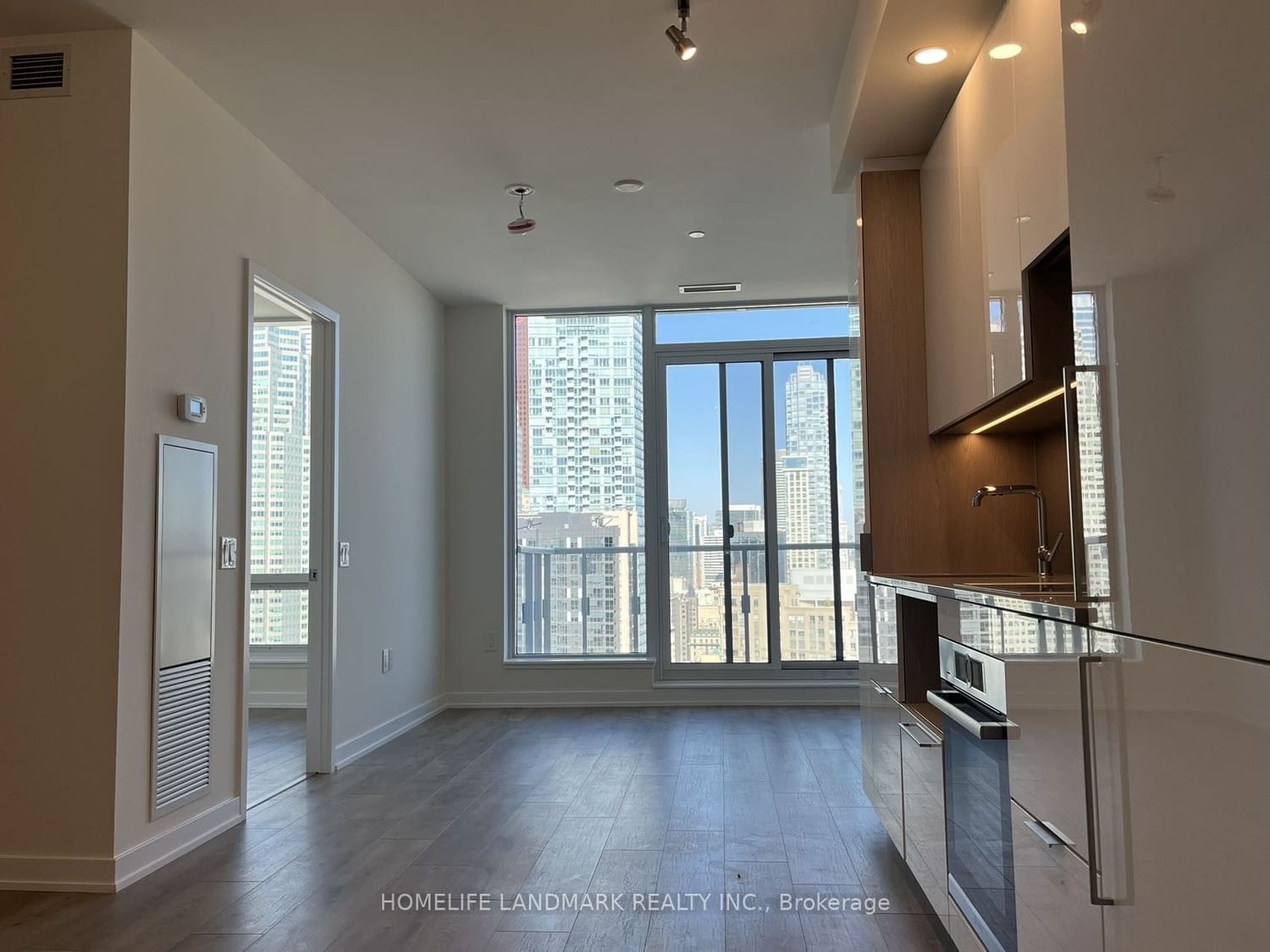 28 Freeland St, unit 3406 for rent - image #5