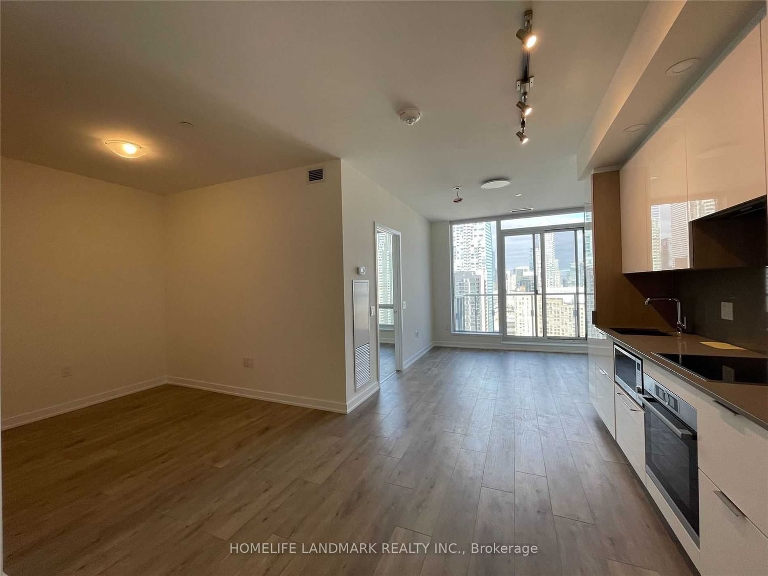 28 Freeland St, unit 3406 for rent - image #8