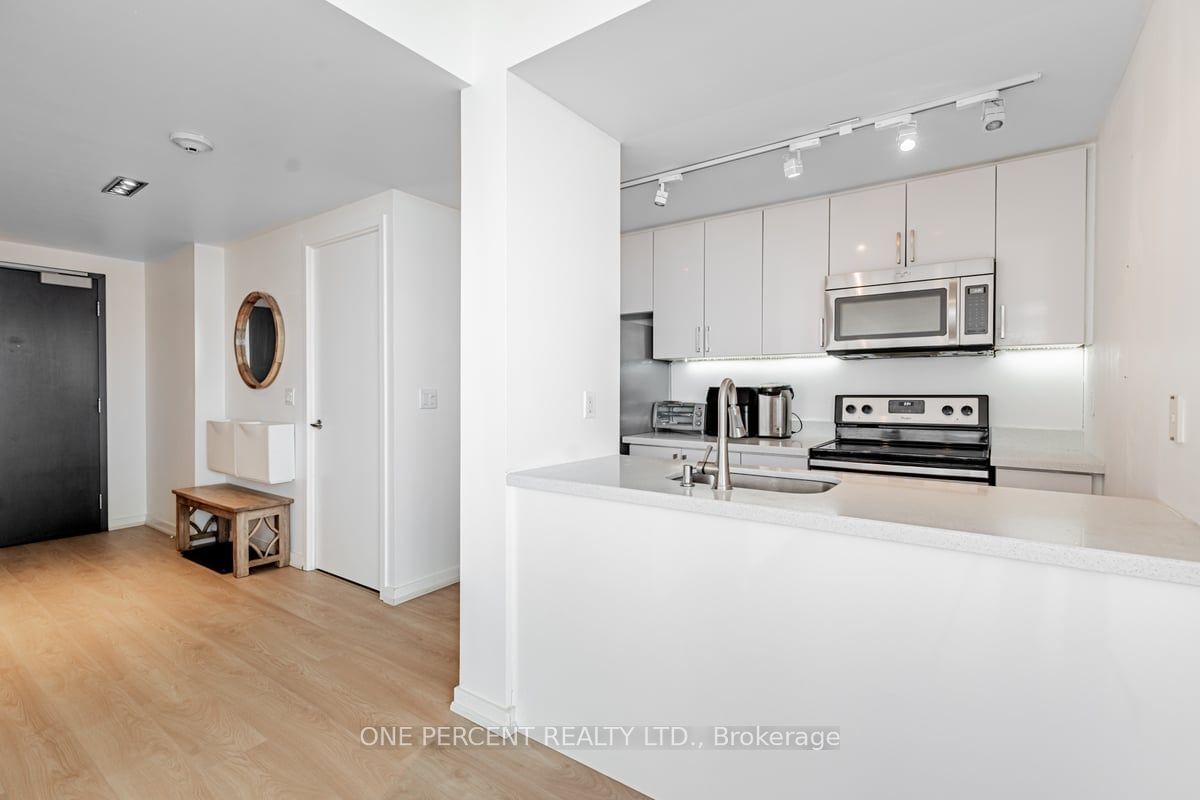 281 Mutual St, unit 1801 for sale - image #10