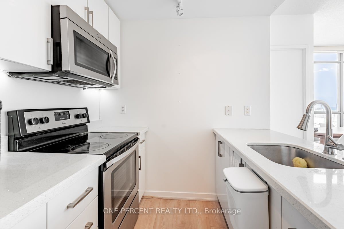 281 Mutual St, unit 1801 for sale - image #8