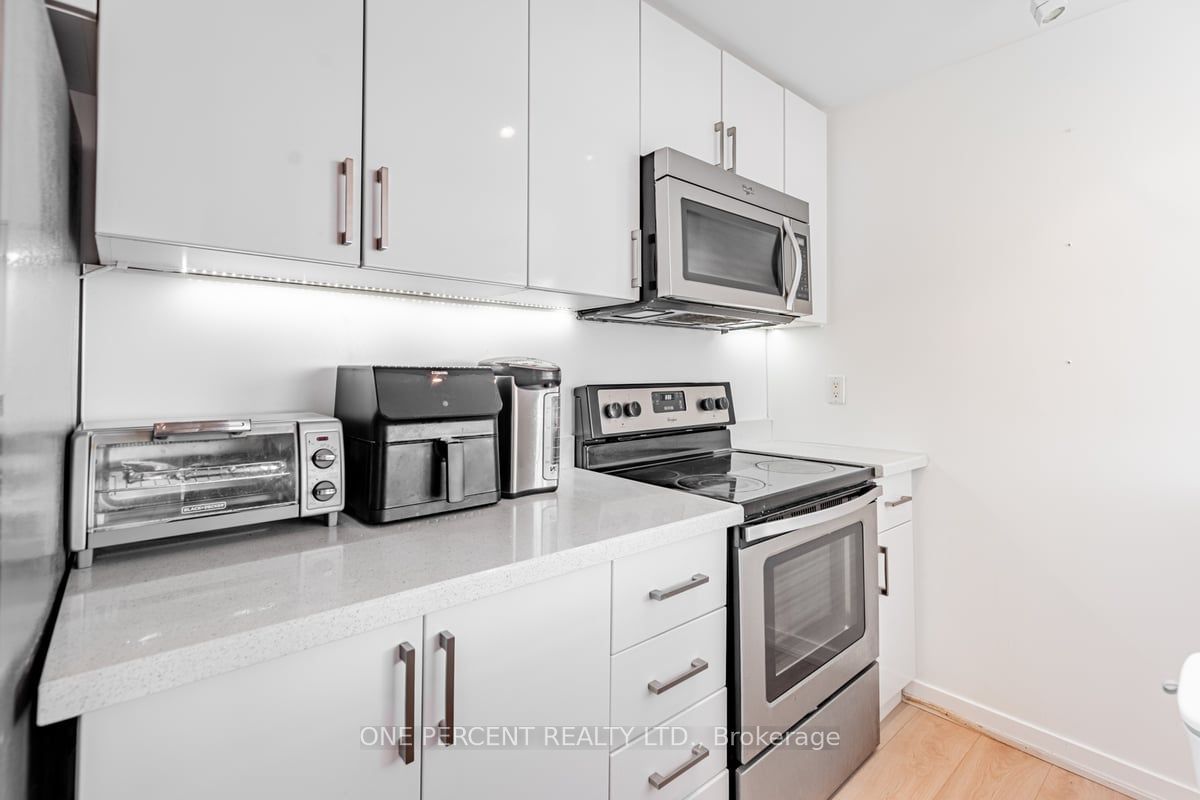 281 Mutual St, unit 1801 for sale - image #9