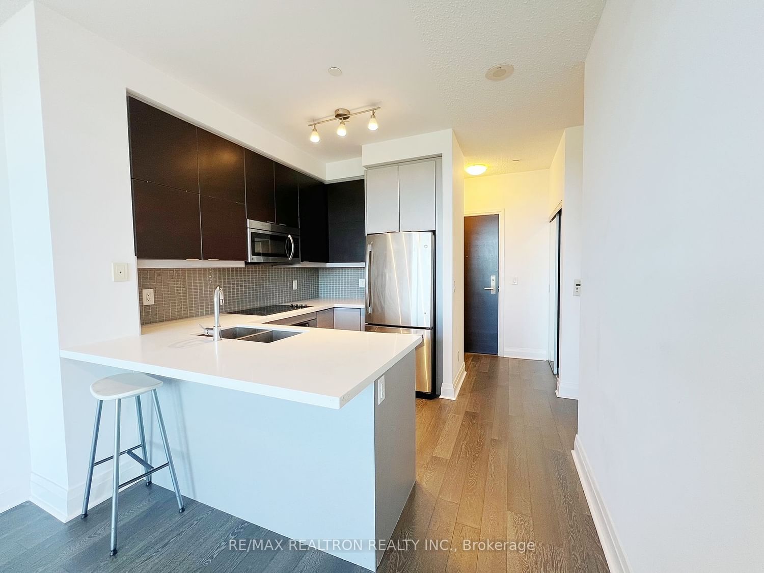 399 Spring Garden Ave, unit 512 for sale - image #4