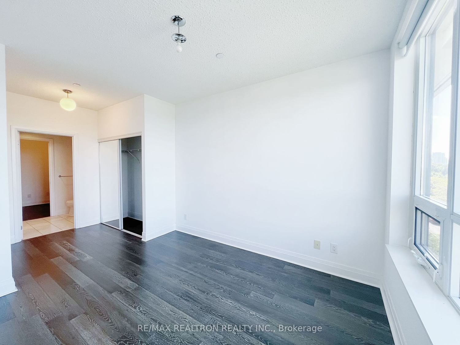 399 Spring Garden Ave, unit 512 for sale - image #8