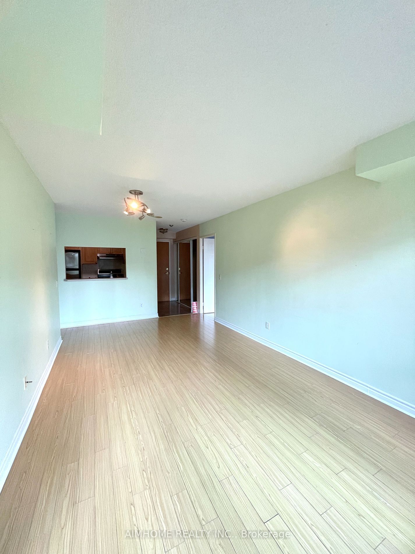 238 Doris Ave, unit 511 for rent - image #3