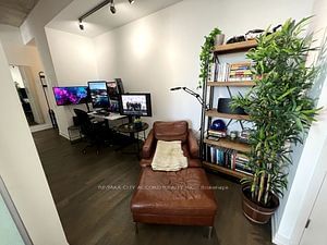 560 King St W, unit 1110 for sale - image #6