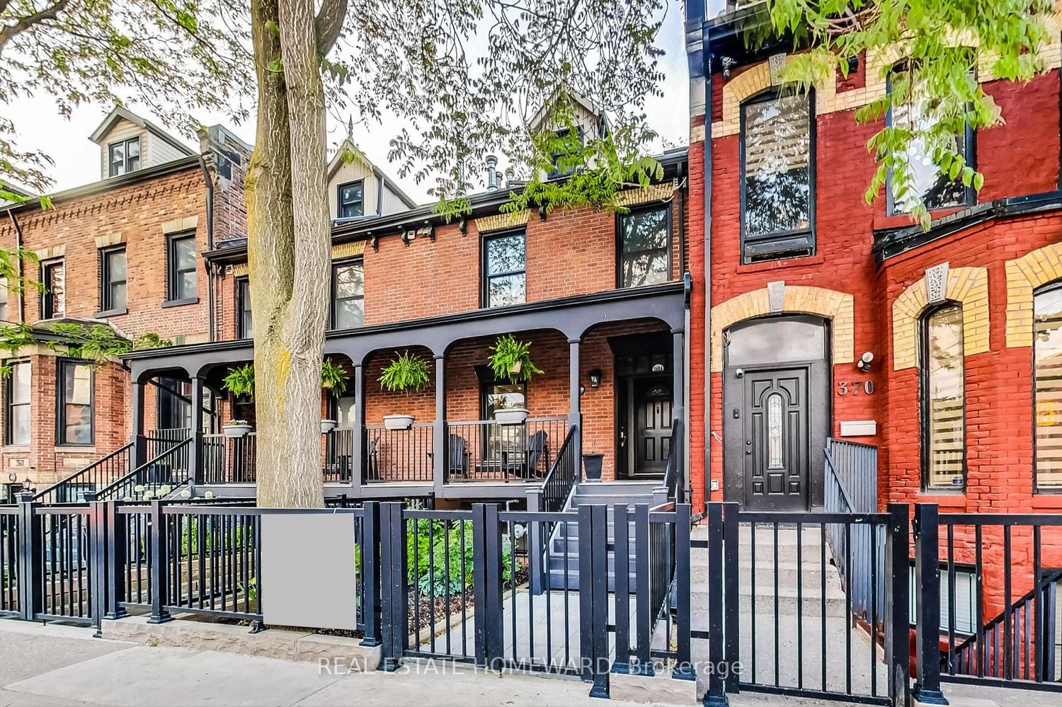 368 Dundas St E for sale 