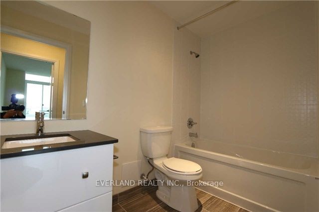 565 Wilson Ave, unit 617W for rent - image #7