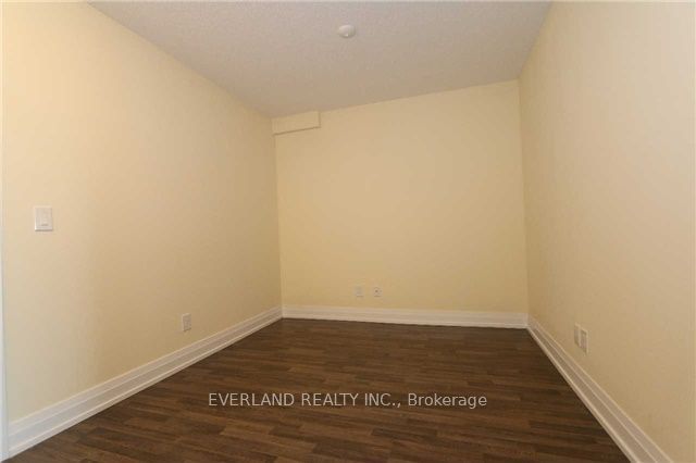 565 Wilson Ave, unit 617W for rent - image #8