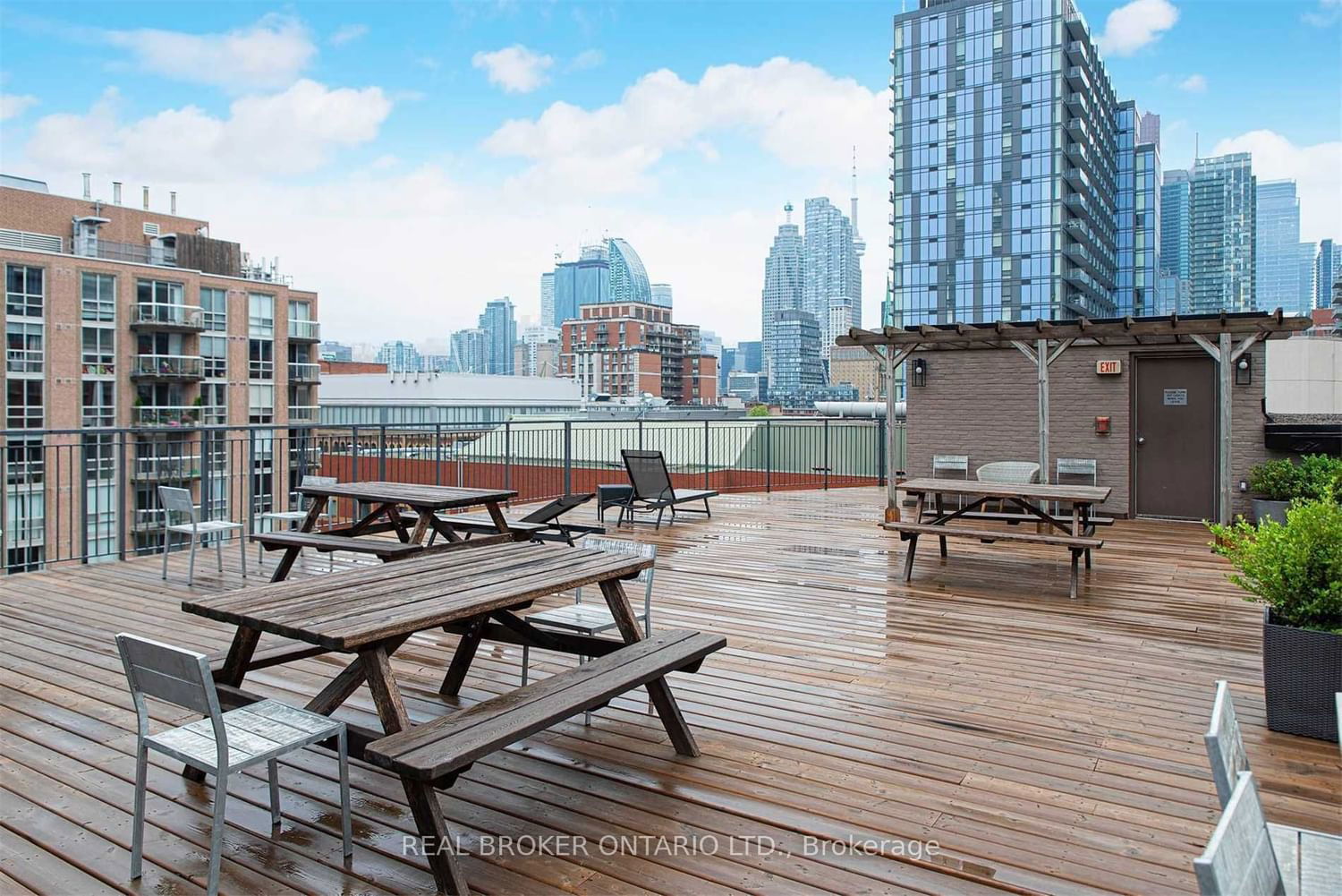 90 Sherbourne St, unit 502 for rent - image #34